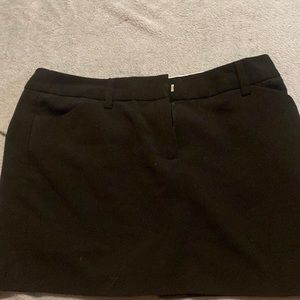 Black skirt back and side pockets
